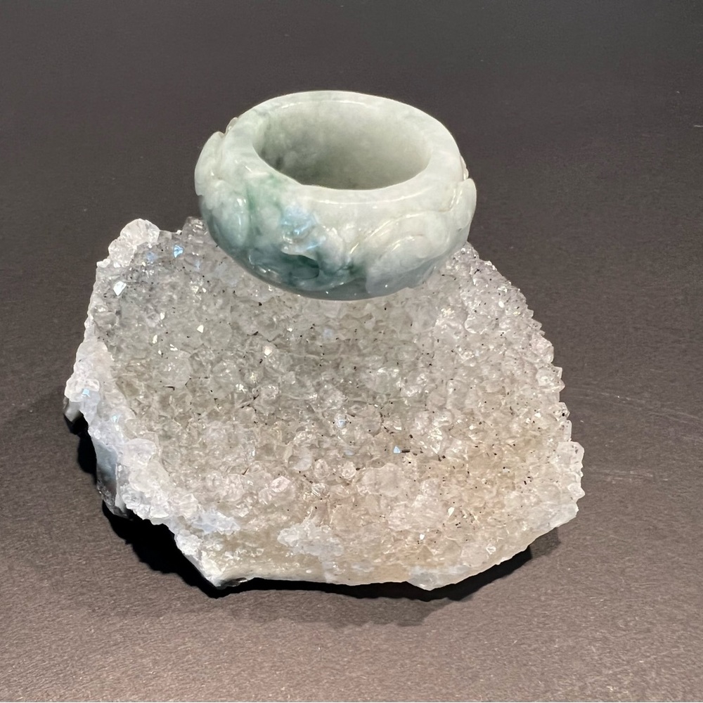 Size 10 carve Jade ring . - Picture 10 of 12